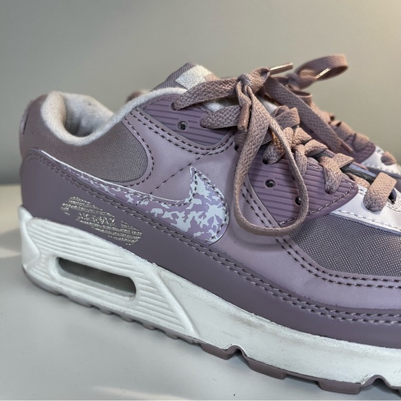 Women Nike Air Max 90 Plum Fog Venice Purple Pink Summit White DC9445-500 SZ 8 - Picture 2 of 6